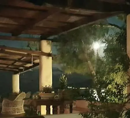 La Rossa Couette-café Salina (Sicily)