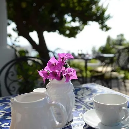 La Rossa 3* Salina (Sicily)