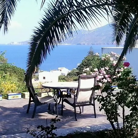 La Rossa Couette-café 3*