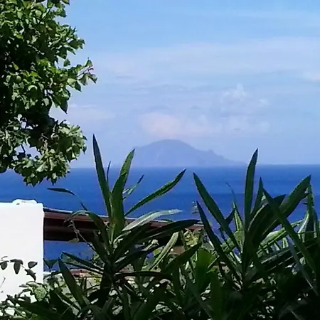 Couette-café La Rossa Salina (Sicily)