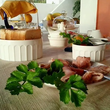La Rossa Couette-café Salina (Sicily)