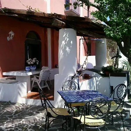 Couette-café La Rossa 3*