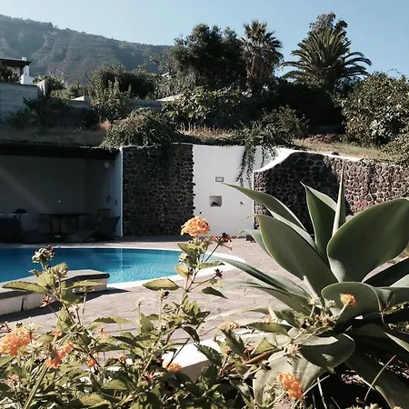 La Rossa Bed and breakfast 3*