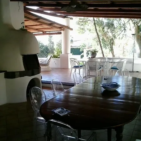 La Rossa Couette-café Salina (Sicily)