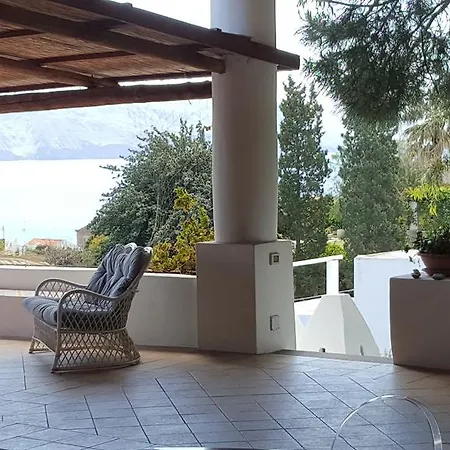 Couette-café La Rossa Salina (Sicily)