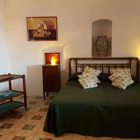 La Rossa Couette-café 3*