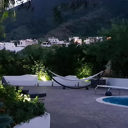 La Rossa Bed and breakfast 3*