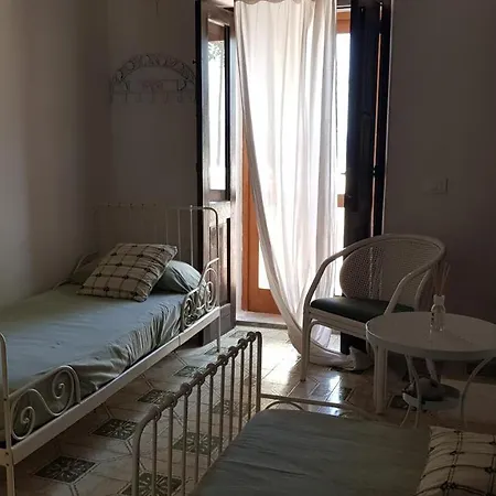 La Rossa Bed and breakfast 3*