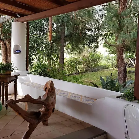 La Rossa 3* Salina (Sicily)