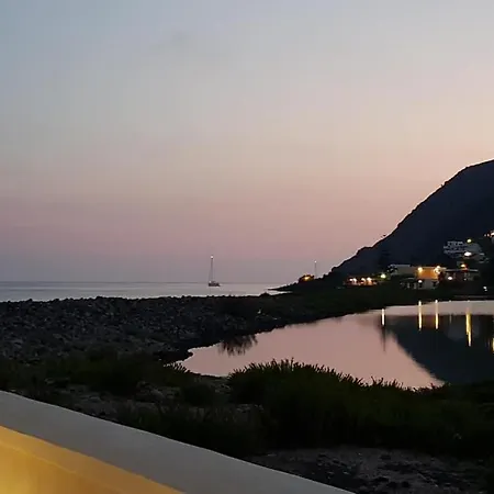 לינה וארוחת בוקר La Rossa Salina (Messina)